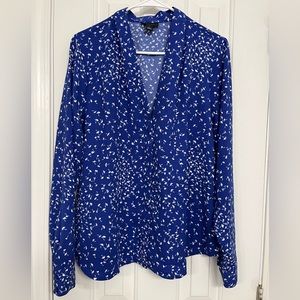 Halogen plus size 1 (xl), blue floral, draped V-neck, long sleeve blouse.